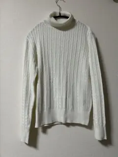 【美品】ホワイト ケーブルニット タートルネックセーター F