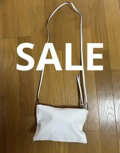 ホワイト ショルダーバッグ