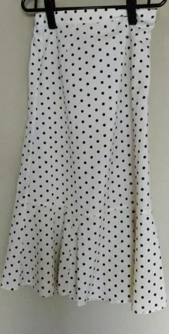 早物勝ち大人気かなりお買得［新品⭐️限定マーメイド✨ドット柄ロングスカート(L)】