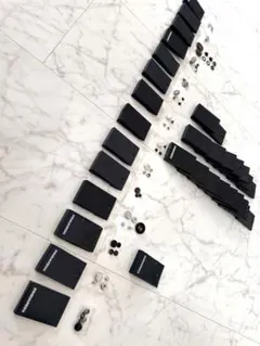 【DSQUARED2】デニム 替えボタン・予備ボタン 33個セット販売