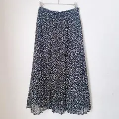 GU プリーツロングスカート