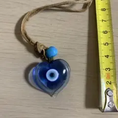 青いハート型ガラスペンダント