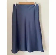 【新品タグ付き】UNIQLOサテンナローフレアスカート