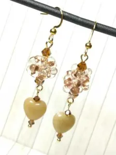 41ハンドメイドピアス/イヤリング　ハート型チェコビーズ　スワロフスキー