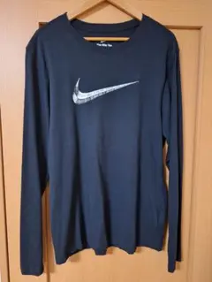 NIKE ロンTのサムネイル