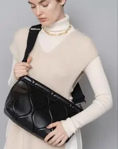 LE VERNIS ☆ キルティングクラッチ