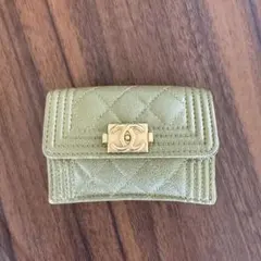 CHANEL BOY CHANEL 三つ折り財布 カーキのサムネイル