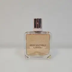 GIVENCHY IRRESISTIBLE オーデパルファム 50mlのサムネイル