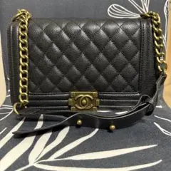 ブラックレザーショルダーバッグ キルティングデザイン