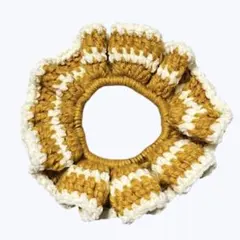 ハンドメイド 黄色と白のフリルシュシュ 毛糸