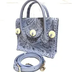 ☆美品☆Carving Tribes レザーショルダーバッグ マエストラのサムネイル