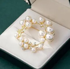 【新品】高見え パールブローチ ゴールド 華やか ビジュー 結婚式 パーティー