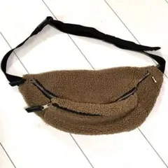 niko and ボア ボディバッグ ブラウン ジッパー　ポケット付き