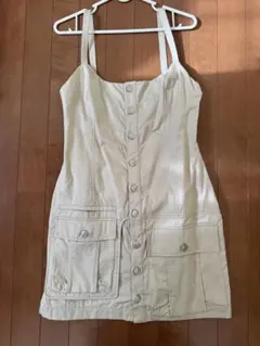 アイボリー ボタン付きキャミワンピース