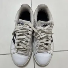 アディダス　スニーカー