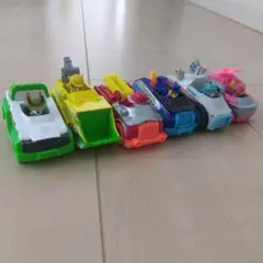 パウ・パトロール ダイキャストビークル ギフトパック(ネオンver.)