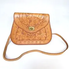 レザーバッグ　革製カービング　ヴィンテージ　ショルダーバッグ
