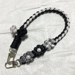 推し活黒系 スマホストラップ ハンドストラップ パラコード お花 ハンドメイド
