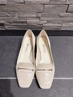 LANVIN ベージュ ローファー ゴールド金具 - メルカリ