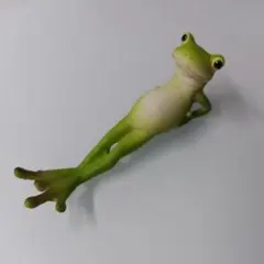 リラックスするカエル　置物　フィギュア