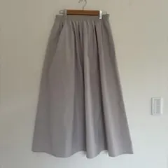 751) ユニクロ　グレー フレアロングスカート