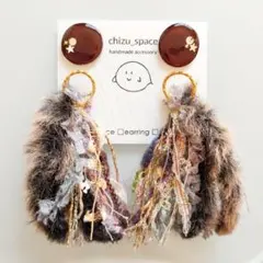 取引中　2way*くすみカラーとふわふわファーのタッセルのピアス/イヤリング