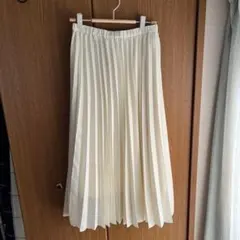 UNIQLOアイボリー プリーツスカート　Mサイズ