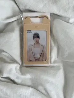 twice シーグリ　モモ　カードホルダー　IDカード　オフィス　2023