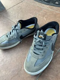 NIKE SB FC CLASSIC スニーカー グレー