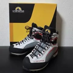 Item thumbnail for item 7f15c39a-6f81-4c07-a488-ab52410f8927