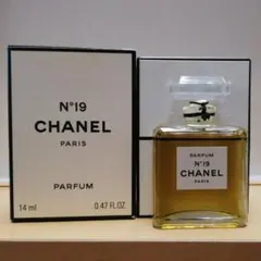 CHANEL シャネル No.19 香水 パルファム 未使用品