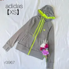 アディダス 発色 パーカー ロゴ　ネオンジップ　フルジップ　グレー　XS