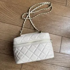 ホワイト バニティショルダーバッグ