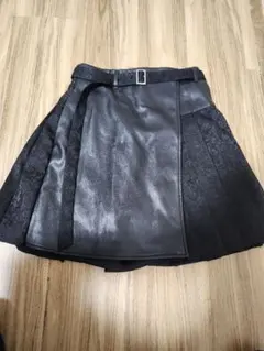 HARE フェイクレザージャガードスカートライクショートパンツ