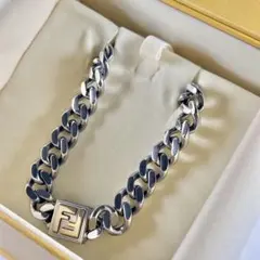【美品】フェンディ FFロゴ 喜平チェーン ネックレス シルバー ゴールドのサムネイル