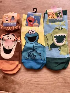 ディズニー・ピクサー セサミストリート ソックス　3足セット 22-24cm