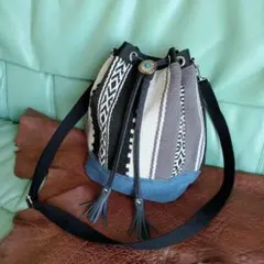 ハンドメイド　オルテガ柄ストライプ×デニムリメイク　巾着型ショルダーバッグ