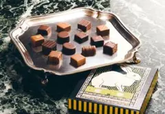 デメル　トリュフ14粒入　チョコレートのサムネイル