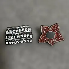 ストレンジャーシングス　ピンバッジ 2点セット