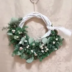 ホワイトの木の実が癒やされる♡ハーフリース