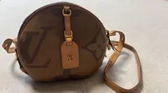 Item thumbnail for item 915d9ce1-7b5b-4291-972c-6876b8f9b74b