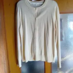 ユニクロ　アイボリー 3XL ボタン付き長袖カーディガン