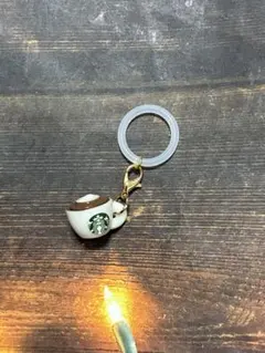 スターバックス コーヒーカップ キーチャーム2WAY 傘めじるし - メルカリ