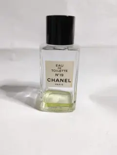 CHANEL Eau de Toilette N°19 100ml (10ml)