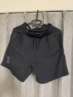 アンダーアーマー　ランニングショーツ　Mサイズ