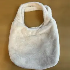 ホワイト　ファーバック　バンドバッグ