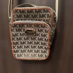 7/13までsail❣️Michael Kors MKロゴポシェット　オレンジ