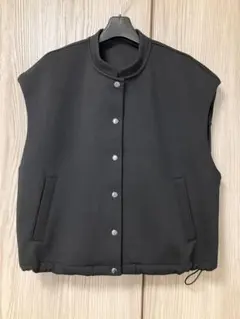 UNFILO アンフィーロ　BEAUTY FORM スリーブレスブルゾン　ベスト
