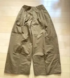 新品同様！GU × beautiful people タックワイドパンツ L
