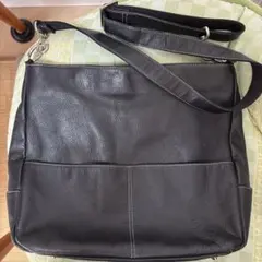 黒 レザー 風ショルダーバッグ